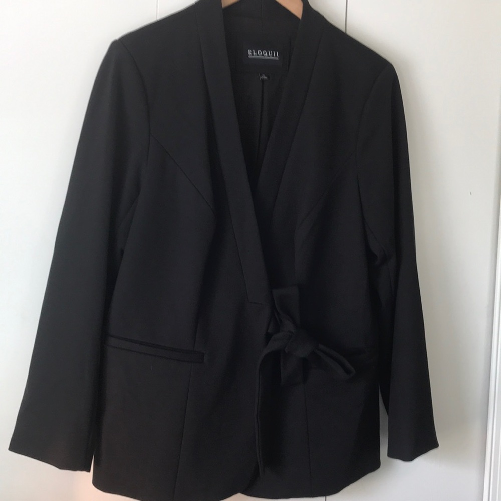 Black Eloquii tie blazer
